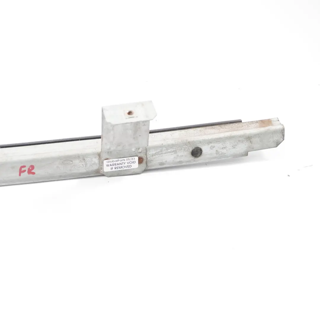 Rail guidage fenêtre Porte avant droite Joint montage porte pour Ford Transit à propos du numéro de pièce 4346288 Ford Transit Rail guidage fenêtre Porte avant droite Joint montage porte - SKU 4346288 - Numéro de pièce 4346288