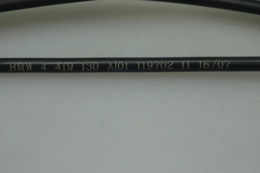 Reihe E60 E60N E61 E61N Kombi-Bowdenzug vorne hinten für BMW 5 mit Teilenummer 4419130 BMW 5 Reihe E60 E60N E61 E61N Kombi-Bowdenzug vorne hinten - SKU 4419130 - Teilenummer 4419130