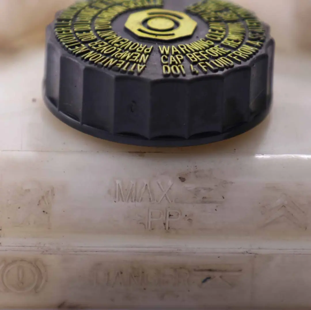 Servofreno Citroen Berlingo Serbatoio di espansione del liquido freni per con numero di parte 4635C3 Servofreno Citroen Berlingo Serbatoio di espansione del liquido freni - SKU 4635C3 - Numero di parte 4635C3