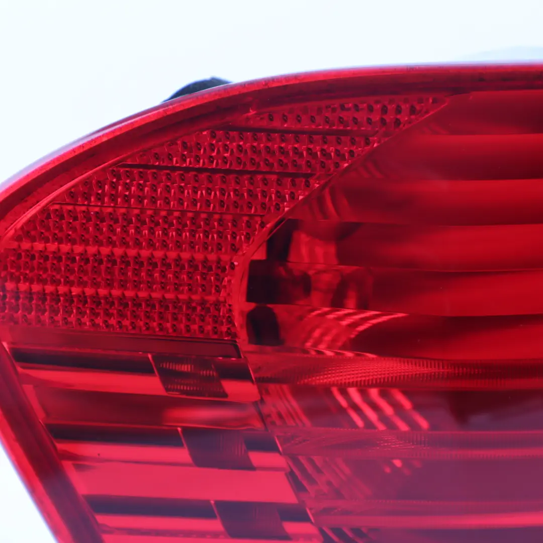 Feu Arrière Panneau Latéral Gauche Arrière pour BMW E82 E88 à propos du numéro de pièce 4869809 BMW E82 E88 Feu Arrière Panneau Latéral Gauche Arrière - SKU 4869809-1 - Numéro de pièce 4869809