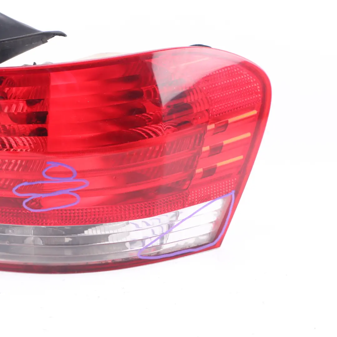 BMW 1 E82 E88 Coupe Cabriolet Feu Arriere Droite - SKU 4869810-1 - Numéro de pièce 4869810
