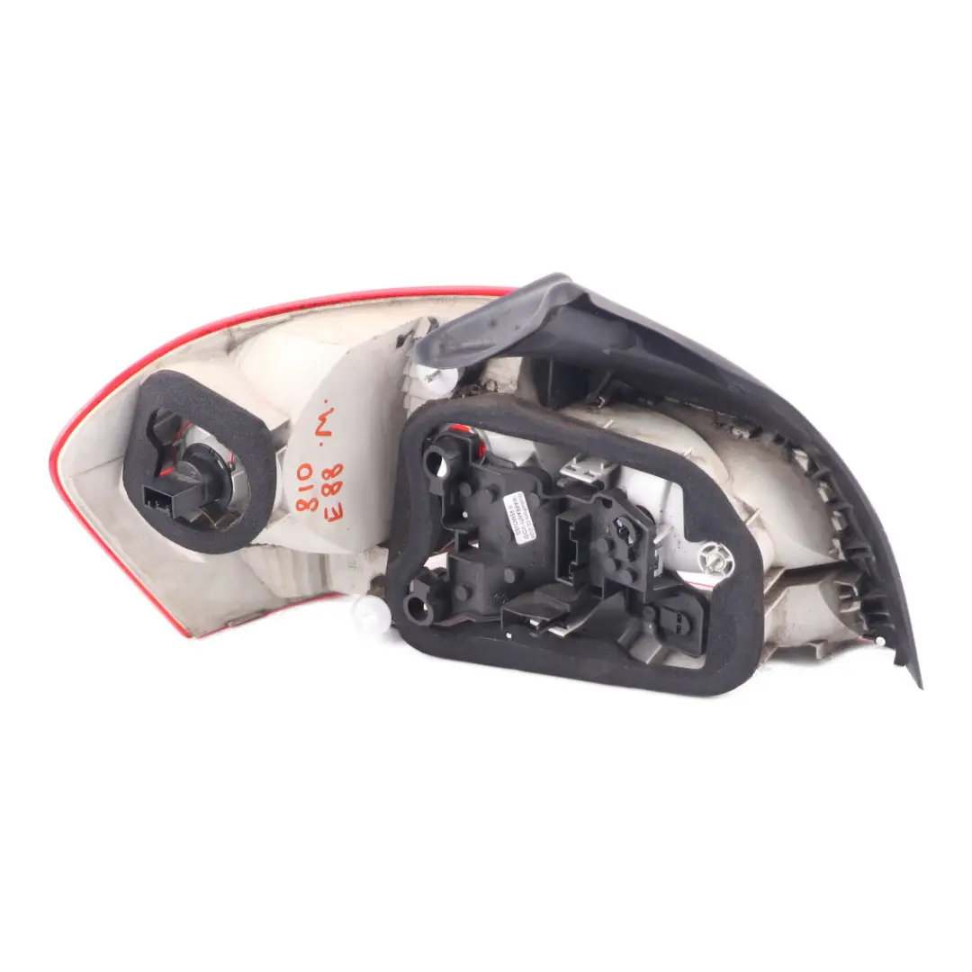 Luz Trasera Trasera Derecha para BMW E82 E88 Cabrio con número de pieza 4869810 BMW E82 E88 Cabrio Luz Trasera Trasera Derecha - SKU 4869810-1 - Número de pieza 4869810