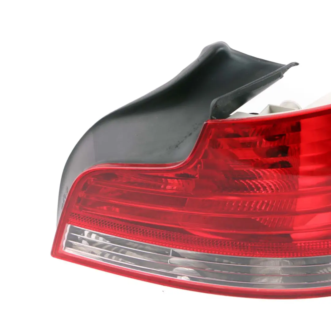 BMW E82 E88 Lampa Prawa Tylna Prawy Tył - SKU 4869810 - Numer Części 4869810