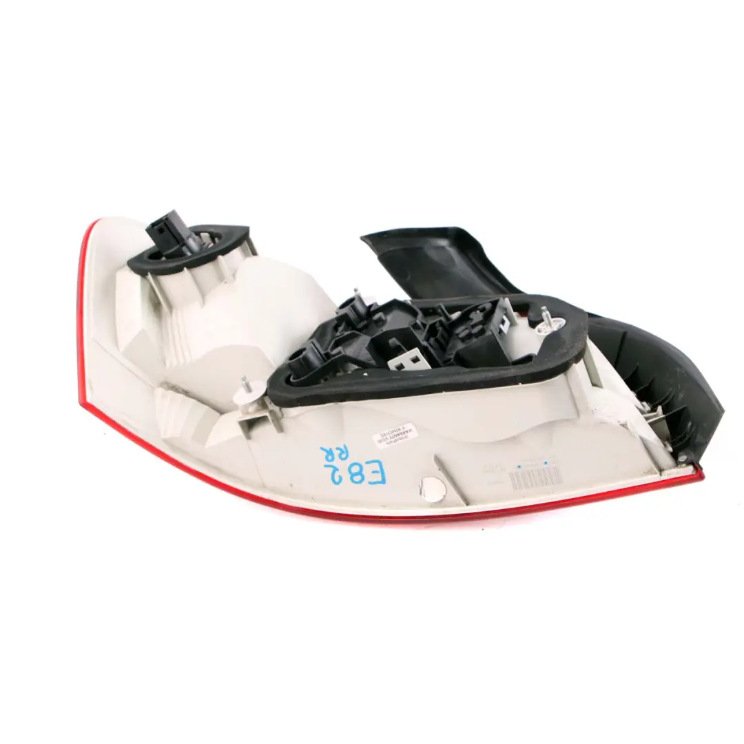 BMW E82 E88 Lampa Prawa Tylna Prawy Tył - SKU 4869810 - Numer Części 4869810
