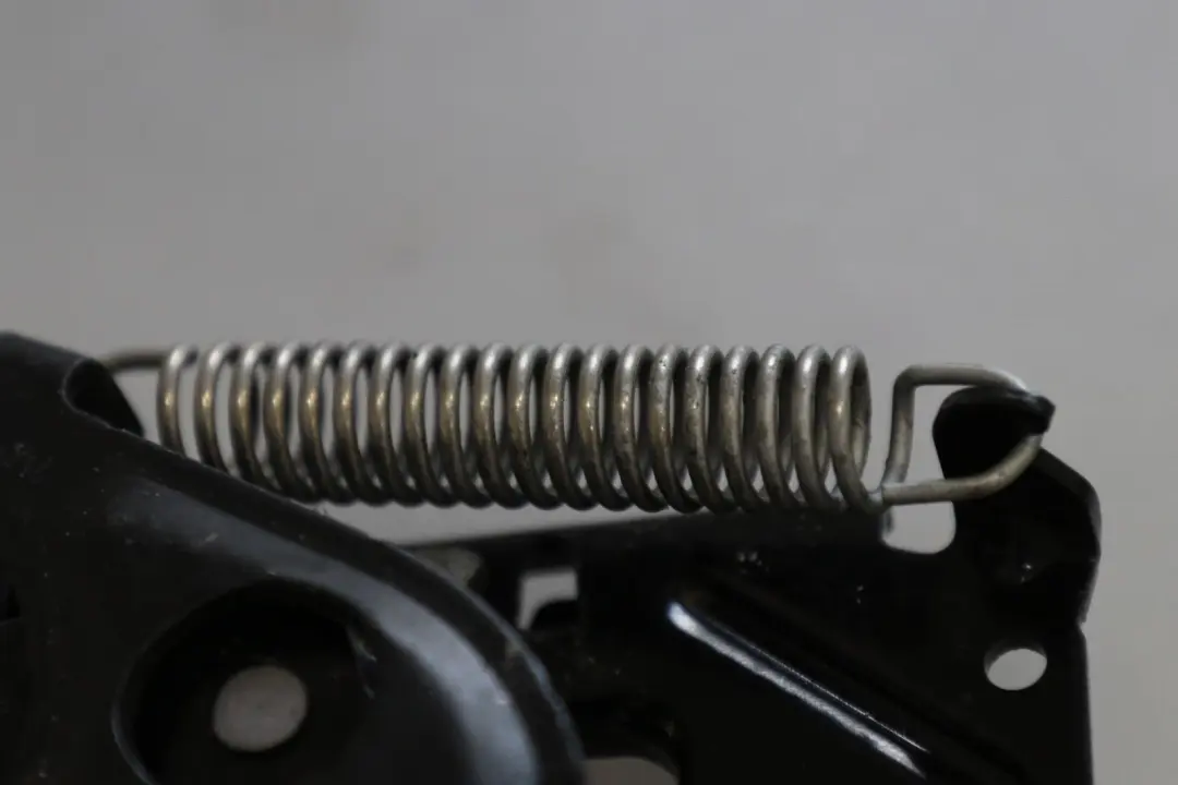 BMW F20 F21 F30 F31 Serrure De Capot Inférieure Gauche - SKU 4895946 - Numéro de pièce 4895946