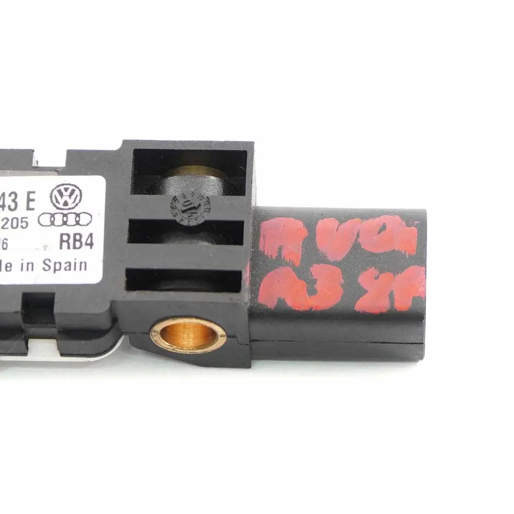 Czujnik Sensor Uderzenia do Audi A3 8P o numerze 4B0959643E Audi A3 8P Czujnik Sensor Uderzenia - SKU 4B0959643E - Numer Części 4B0959643E
