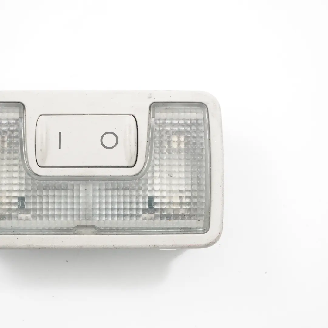  Luz De Techo Audi A4 B7 Luz De Cortesía Trasera Panel De Iluminación - SKU 4B9947123 - Número de pieza 4B9947123