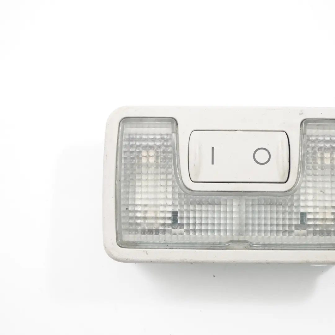  Luz De Techo Audi A4 B7 Luz De Cortesía Trasera Panel De Iluminación - SKU 4B9947123 - Número de pieza 4B9947123