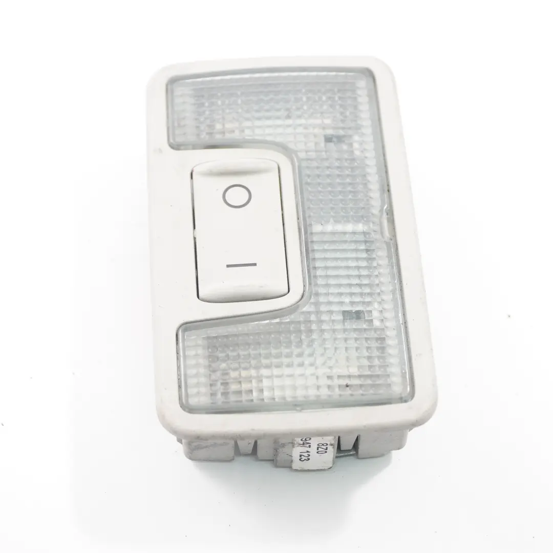  Plafonnier Arrière Audi A4 B7 Panneau D'Éclairage Intérieur - SKU 4B9947123 - Numéro de pièce 4B9947123
