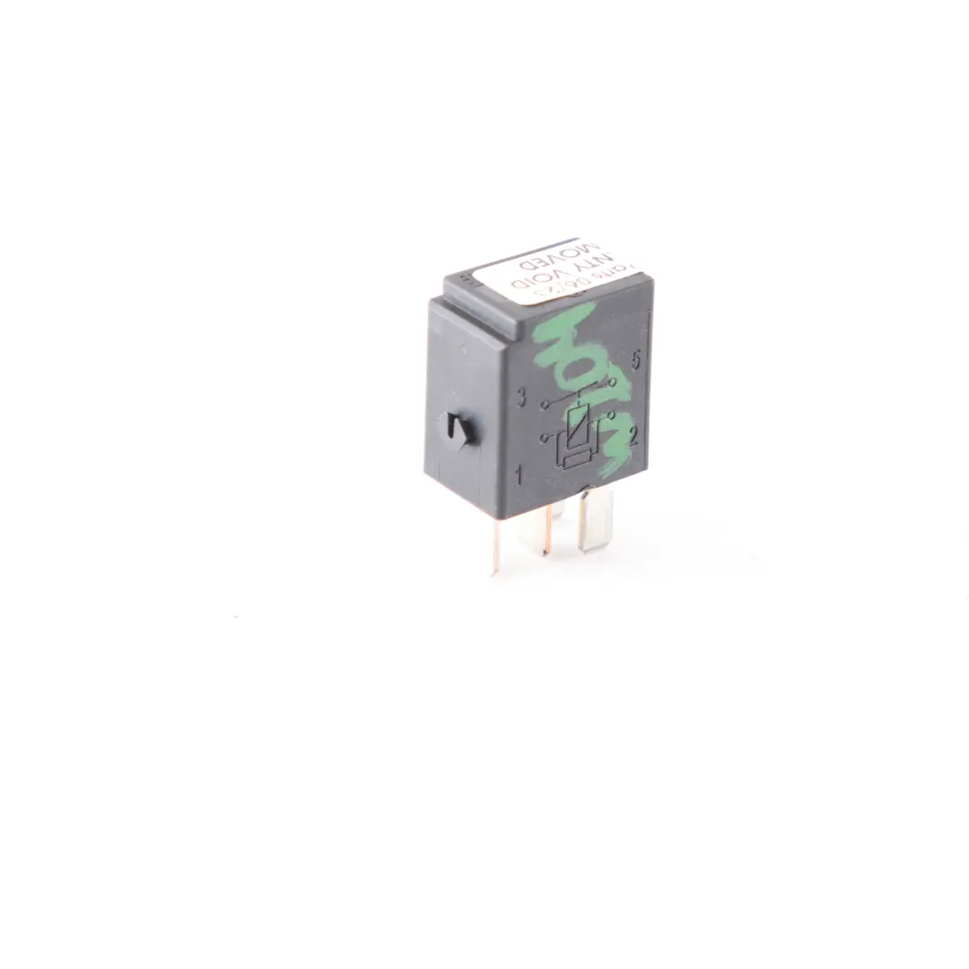 Relé Mercedes W176 W246 4 polos Negro Hella 12V A0025428419 para con número de pieza 4RA007813 Relé Mercedes W176 W246 4 polos Negro Hella 12V A0025428419 - SKU 4RA007813 - Número de pieza 4RA007813