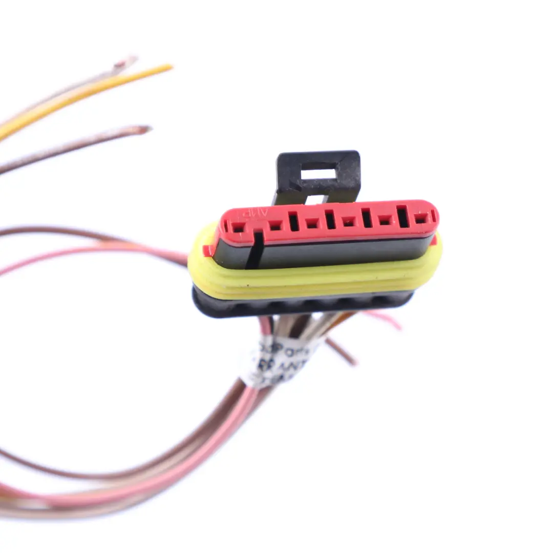 Headlight Lamp Light Front Right O/S Plug Socket Wiring to Iveco Daily 3 with Part number 500307756 Iveco Daily 3 Headlight Lamp Light Front Right O/S Plug Socket Wiring - SKU 500307756-2 - Part number 500307756