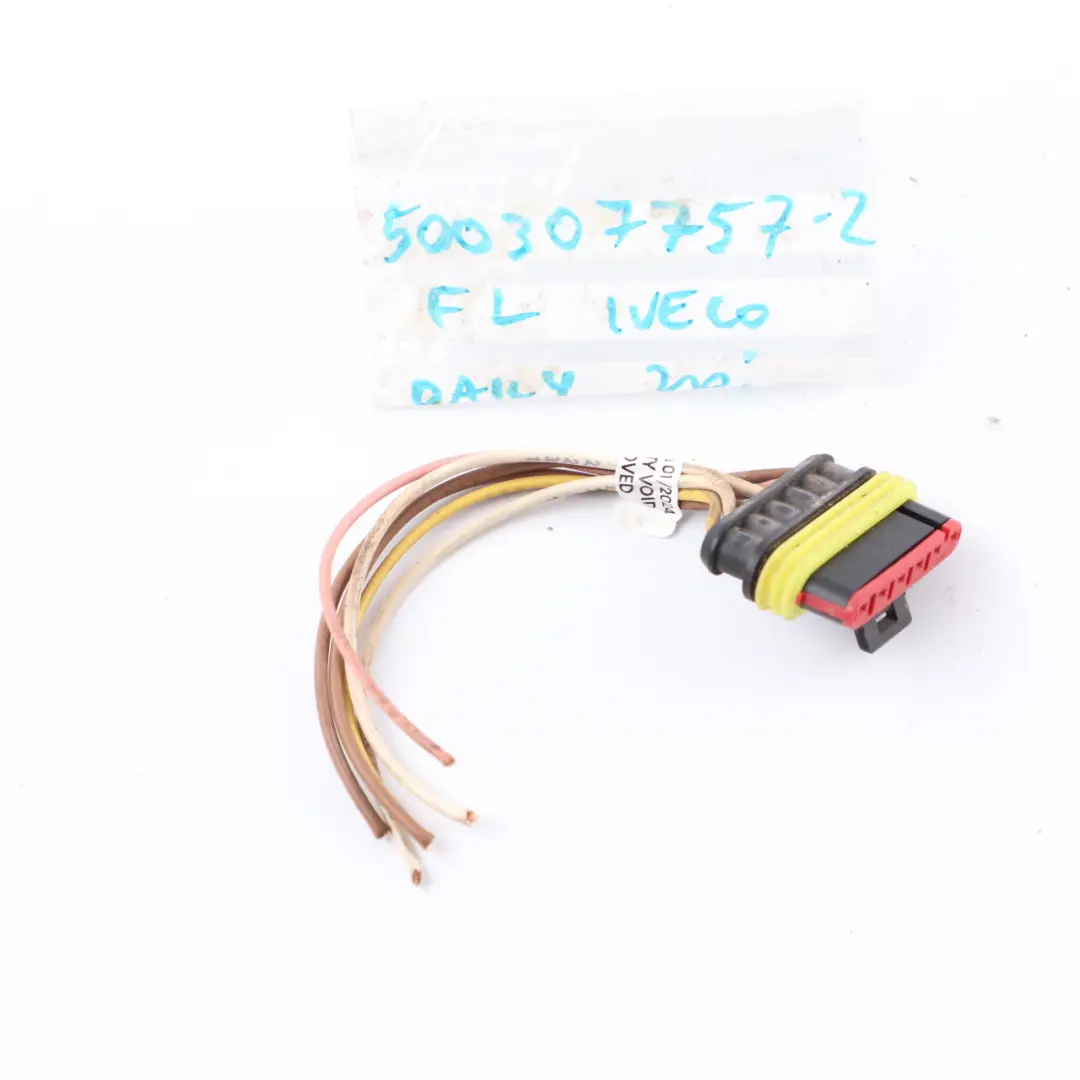 Headlight Lamp Light Front Left N/S Plug Socket Wiring to Iveco Daily 3 with Part number 500307757 Iveco Daily 3 Headlight Lamp Light Front Left N/S Plug Socket Wiring - SKU 500307757-2 - Part number 500307757