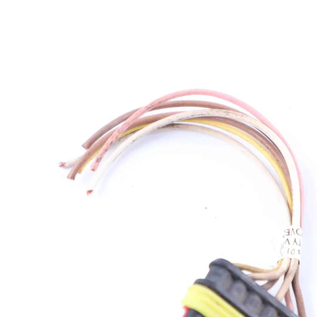 Headlight Lamp Light Front Left N/S Plug Socket Wiring to Iveco Daily 3 with Part number 500307757 Iveco Daily 3 Headlight Lamp Light Front Left N/S Plug Socket Wiring - SKU 500307757-2 - Part number 500307757