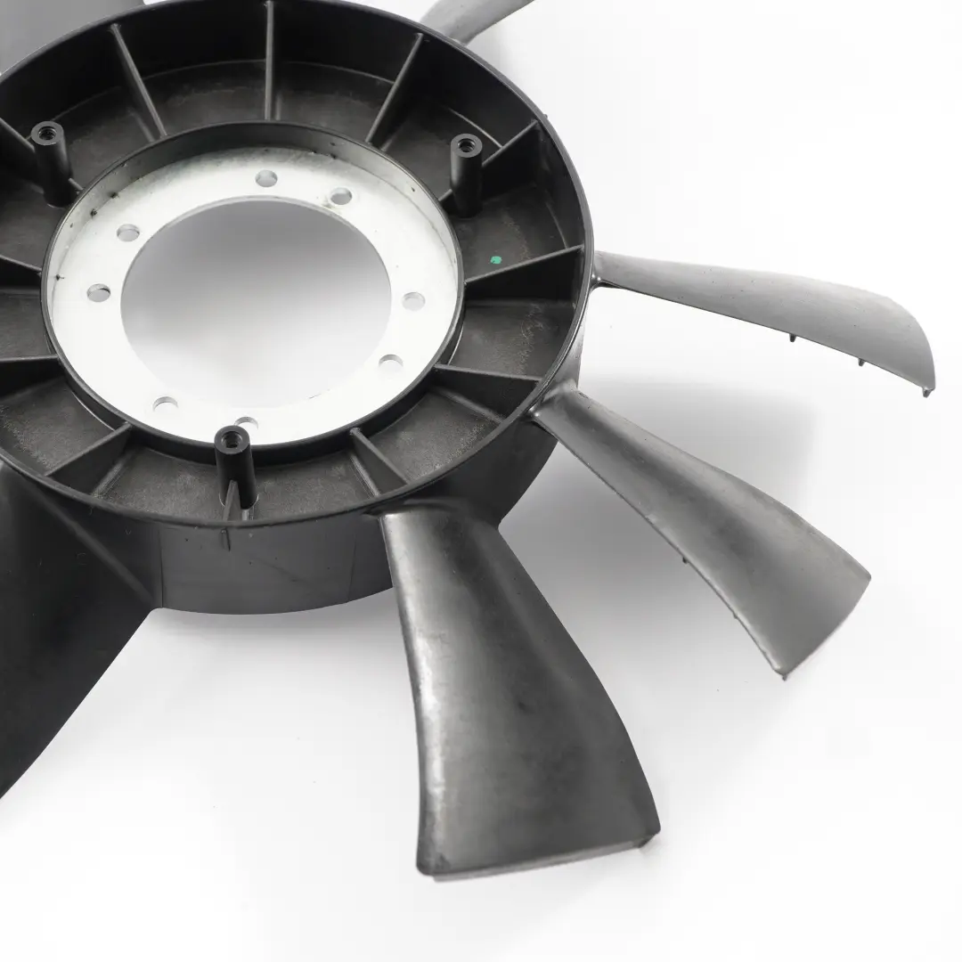 MK3 Motor Aspas del Ventilador del Radiador para Iveco Daily con número de pieza 504108306 Iveco Daily MK3 Motor Aspas del Ventilador del Radiador - SKU 504108306 - Número de pieza 504108306