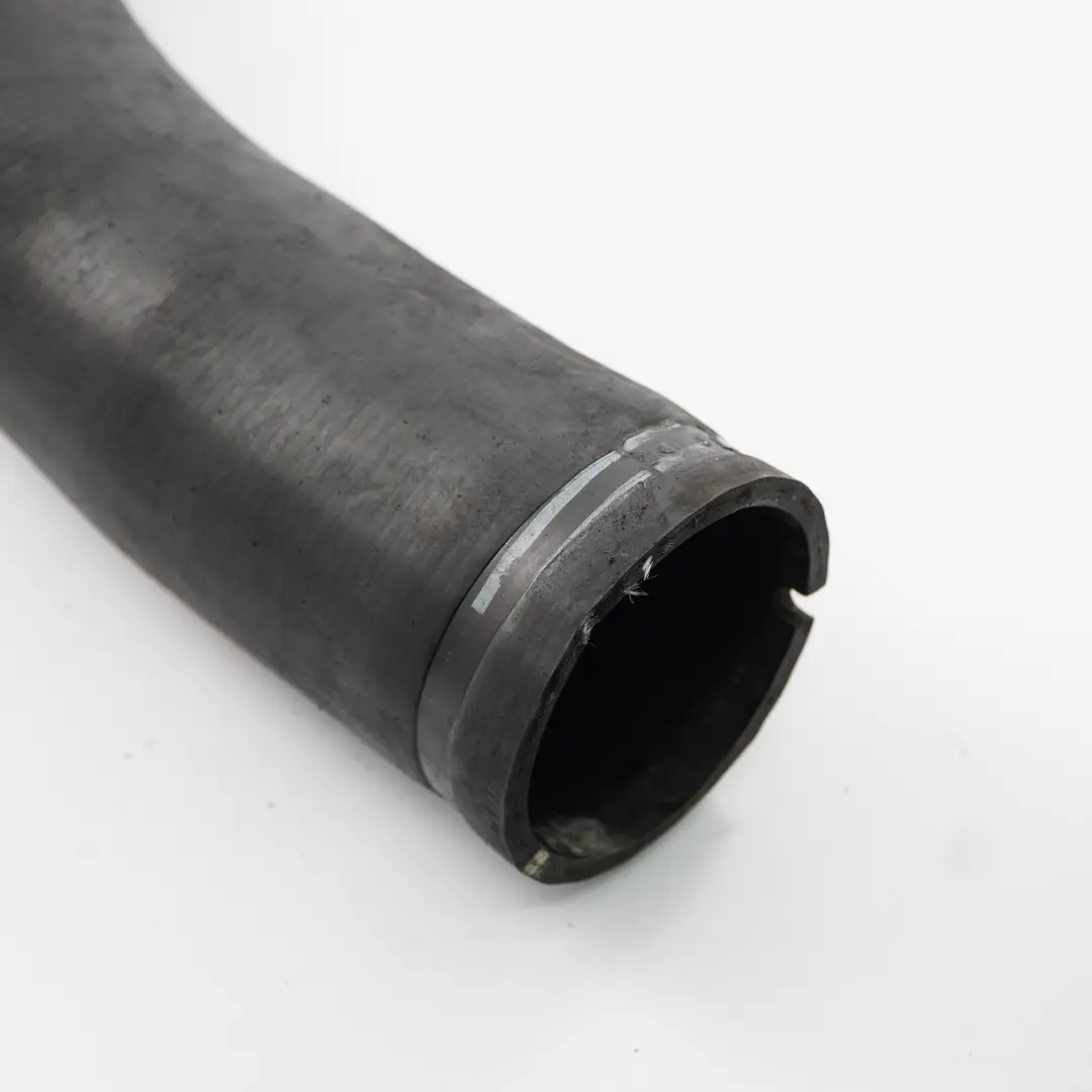 Intake Charge Pipe Throttle Intercooler Tube to Iveco Daily Air with Part number 504300627 Iveco Daily Air Intake Charge Pipe Throttle Intercooler Tube - SKU 504300627 - Part number 504300627