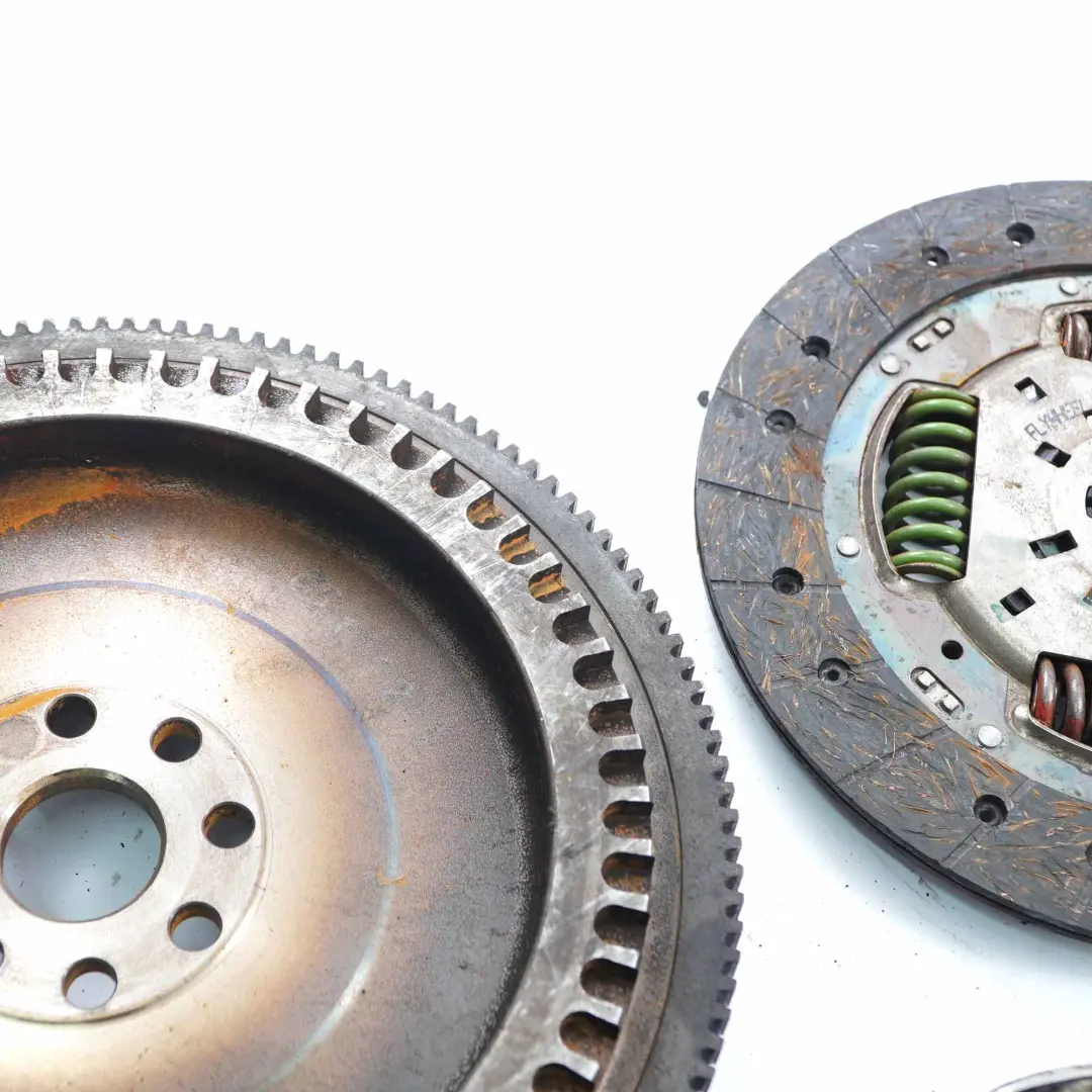 Volant moteur bimasse pour Ford Transit Connect 1.8 TDCI à propos du numéro de pièce 5080498 Ford Transit Connect 1.8 TDCI Volant moteur bimasse - SKU 5080498 - Numéro de pièce 5080498