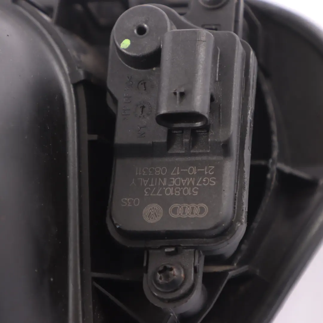 Volkswagen Golf Sportsvan Couvercle trappe remplissage carburant 510809799 - SKU 510809857A - Numéro de pièce 510809857A