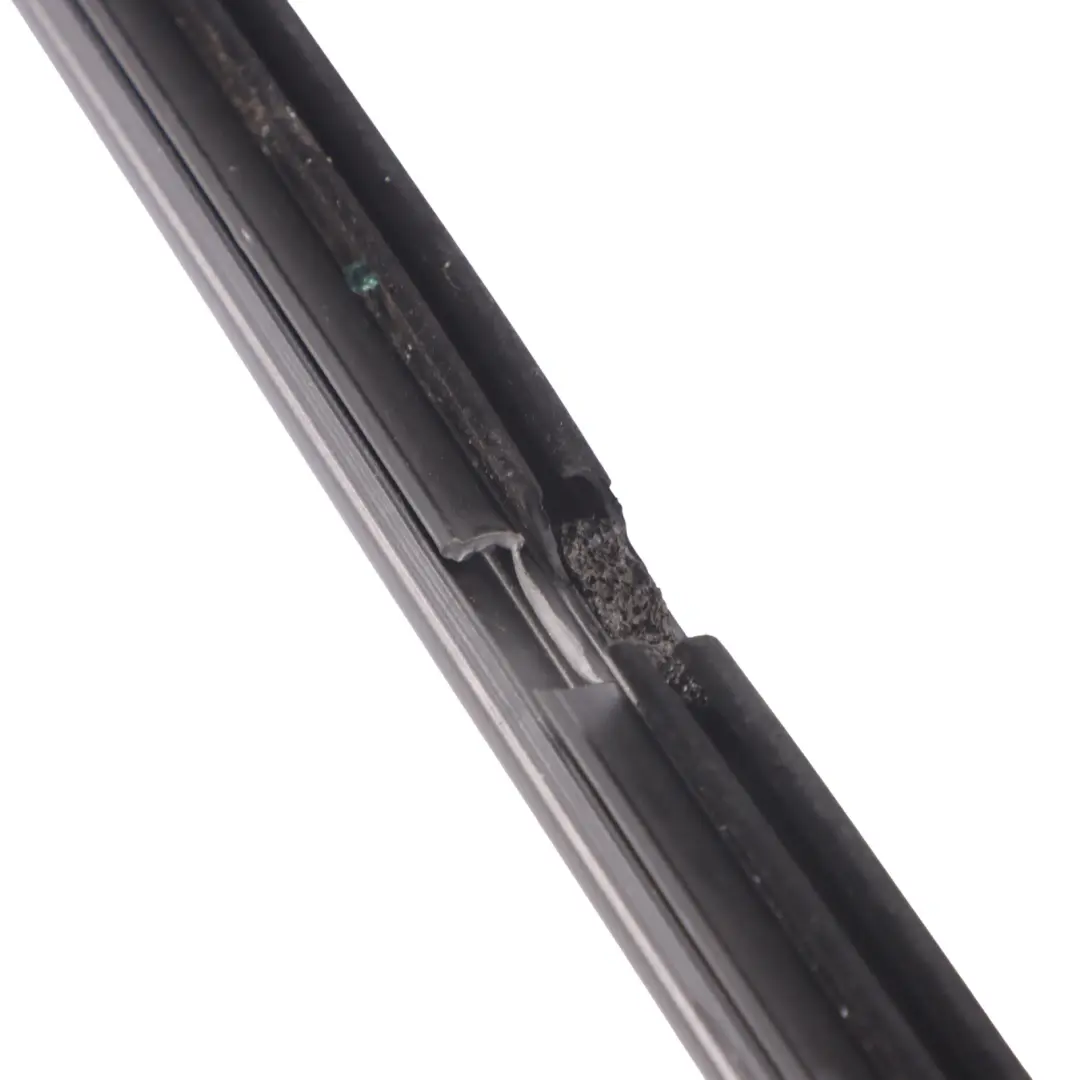 Tira Sello Ventana Puerta Trasera Derecha para Volkswagen Golf Sportsvan con número de pieza 510839480A Volkswagen Golf Sportsvan Tira Sello Ventana Puerta Trasera Derecha - SKU 510839480A - Número de pieza 510839480A