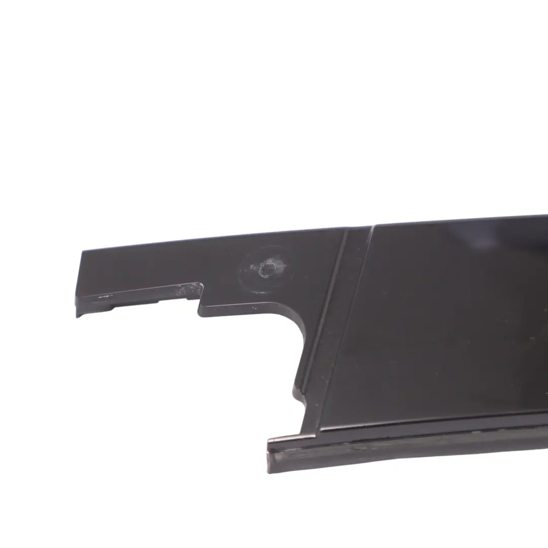 Sportvan Moulure Montant Porte Arrière Droite pour Volkswagen Golf à propos du numéro de pièce 510839902C Volkswagen Golf Sportvan Moulure Montant Porte Arrière Droite - SKU 510839902C - Numéro de pièce 510839902C