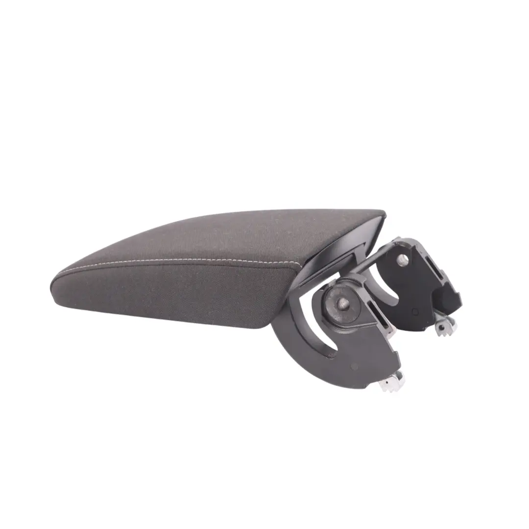 Console centrale avant accoudoir tissu noir pour Volkswagen Golf Sportsvan à propos du numéro de pièce 510864207 Volkswagen Golf Sportsvan Console centrale avant accoudoir tissu noir - SKU 510864207 - Numéro de pièce 510864207