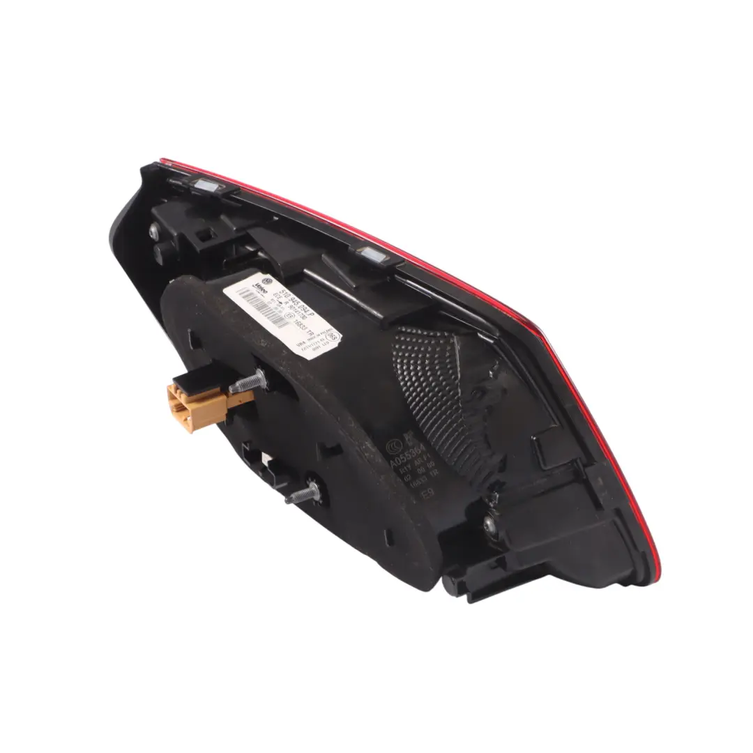 Coperchio Fanale posteriore interno destro per VW Volkswagen Golf SV con numero di parte 510945094P VW Volkswagen Golf SV Coperchio Fanale posteriore interno destro - SKU 510945094P - Numero di parte 510945094P