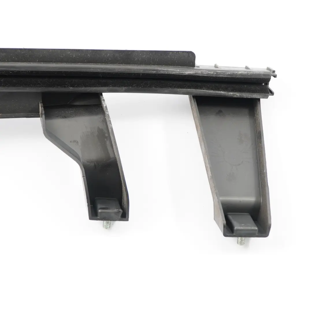 Guide de la vitre arrière gauche de la fenêtre Grove pour Opel Combo D à propos du numéro de pièce 51810885 Opel Combo D Guide de la vitre arrière gauche de la fenêtre Grove - SKU 51810885 - Numéro de pièce 51810885