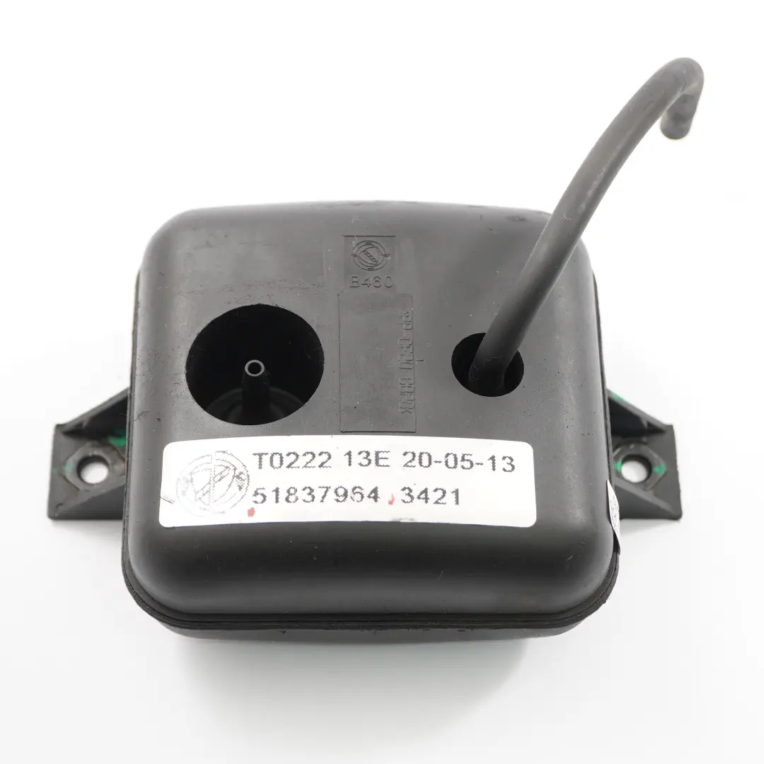 Zbiornik Podciśnienia Diesel do Opel Combo 1.3 CDTi o numerze 51837964 Opel Combo 1.3 CDTi Zbiornik Podciśnienia Diesel - SKU 51837964 - Numer Części 51837964