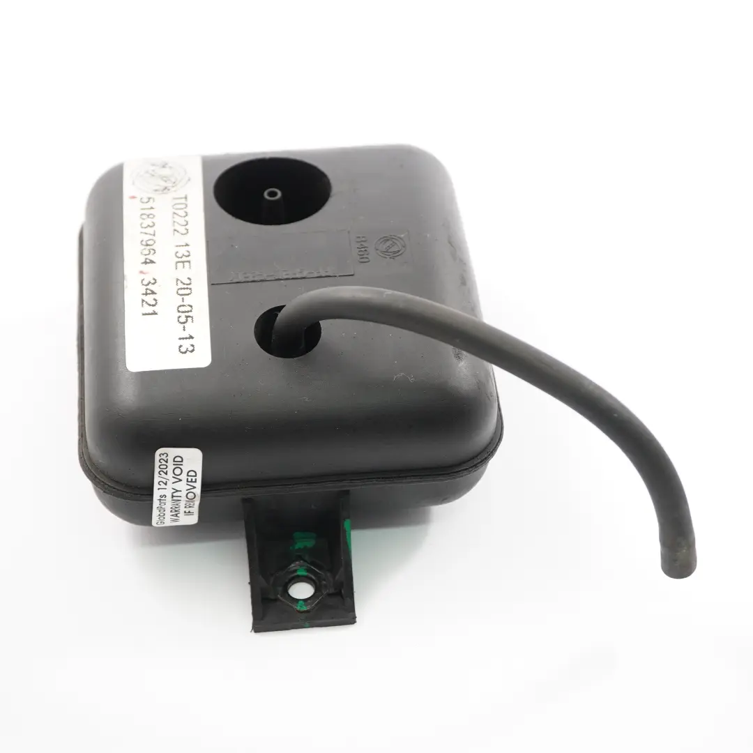 Vakuumtank Diesel Unterdruckbehälter für Opel Combo 1.3 CDTi mit Teilenummer 51837964 Opel Combo 1.3 CDTi Vakuumtank Diesel Unterdruckbehälter - SKU 51837964 - Teilenummer 51837964