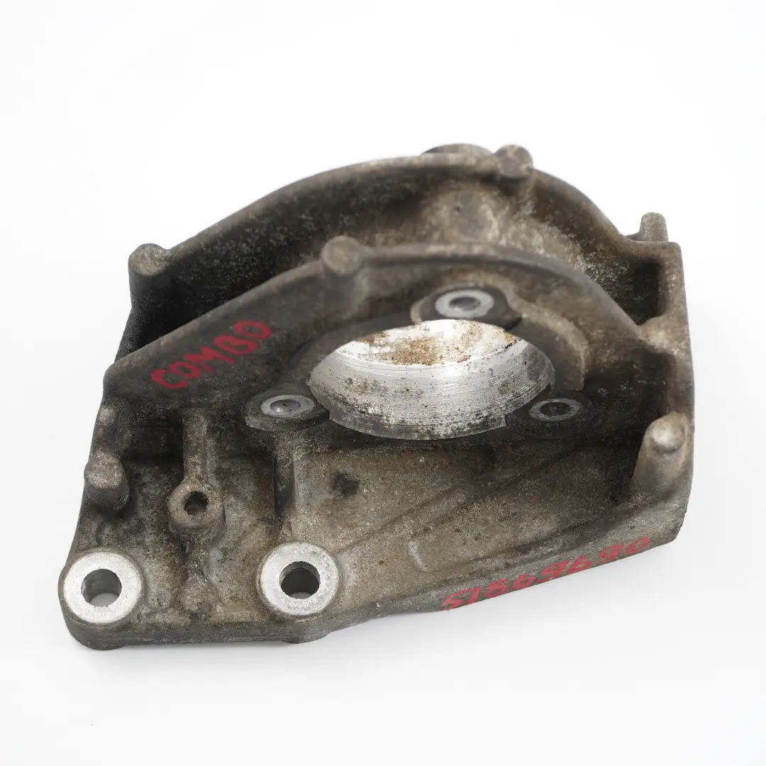 Wspornik Mocowanie Uchwyt Wału Napędowego do Opel Combo o numerze 51869690 Opel Combo Wspornik Mocowanie Uchwyt Wału Napędowego - SKU 51869690 - Numer Części 51869690