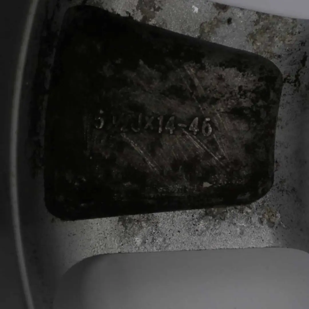 Llanta de aleación Kia Ceed Rio Silver 14" ET:46 5,5J para con número de pieza 52910-1G500 Llanta de aleación Kia Ceed Rio Silver 14" ET:46 5,5J - SKU 52910-1G500-1 - Número de pieza 52910-1G500