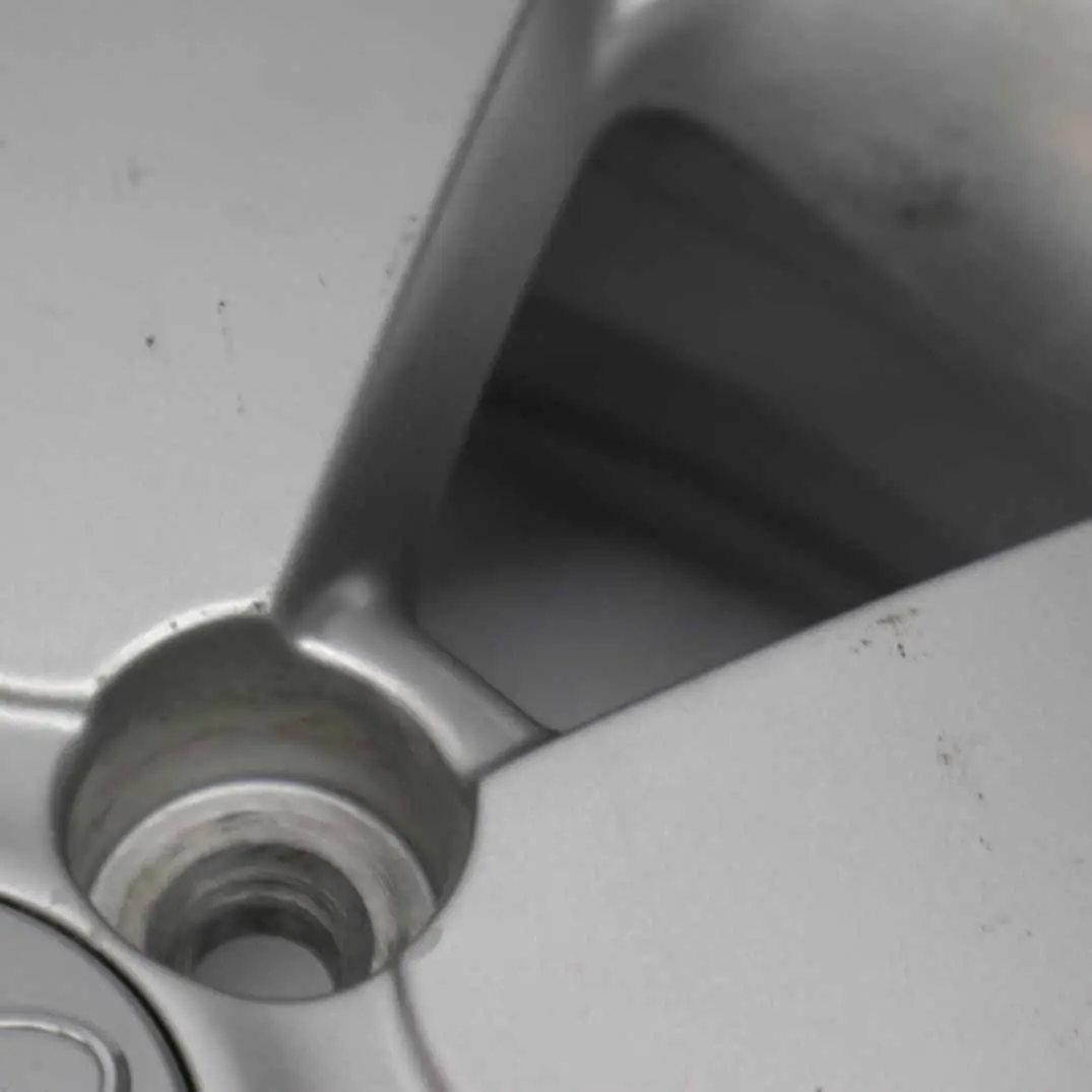 Jante Alliage 14" ET:46 5,5J pour Kia Ceed Rio Silver à propos du numéro de pièce 52910-1G500 Kia Ceed Rio Silver Jante Alliage 14" ET:46 5,5J - SKU 52910-1G500 - Numéro de pièce 52910-1G500