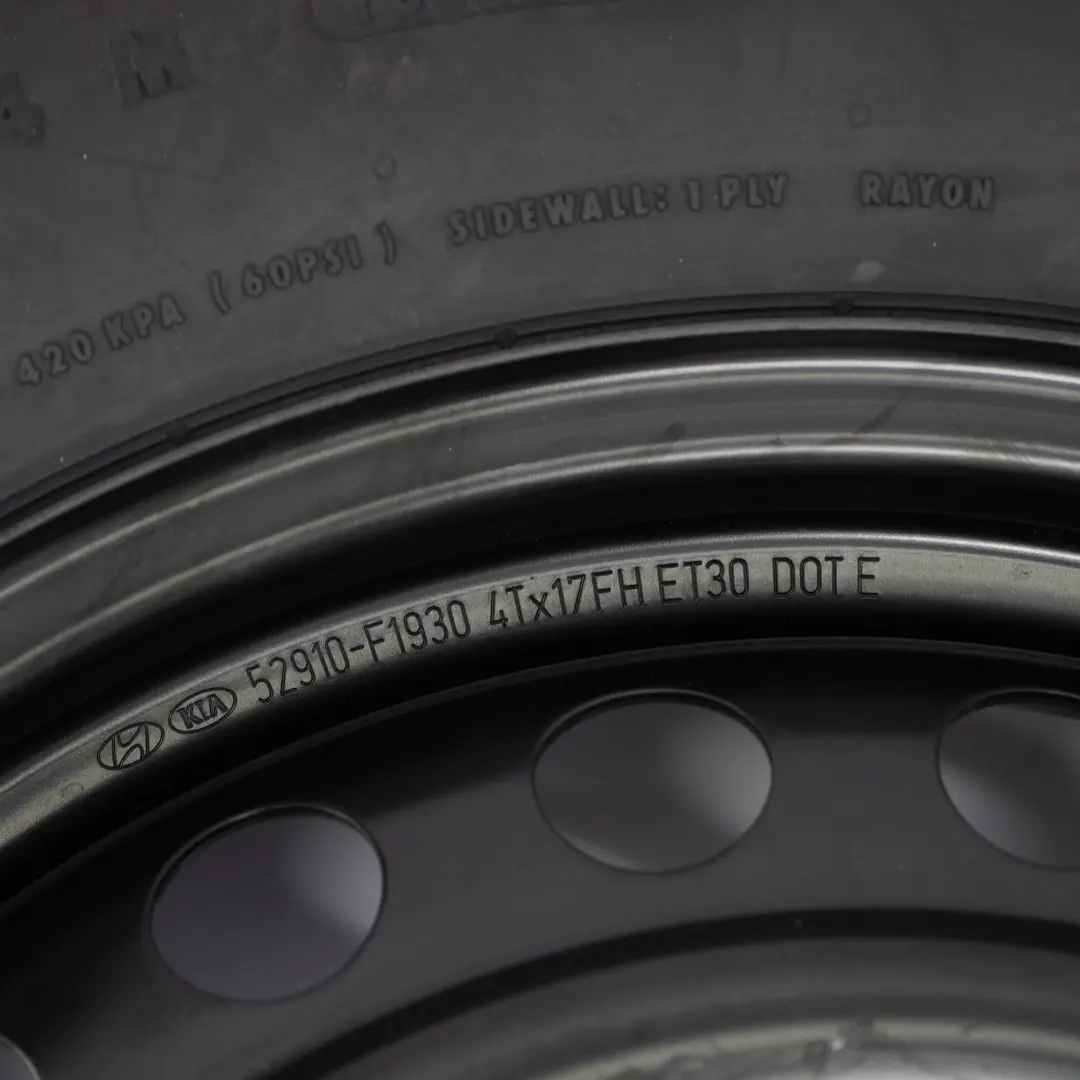 Ruota Di Scorta Hyundai KIA Compact Steel R17 Pneumatico 4J 135/90 per con numero di parte 52910-F1930 Ruota Di Scorta Hyundai KIA Compact Steel R17 Pneumatico 4J 135/90 - SKU 52910-F1930 - Numero di parte 52910-F1930
