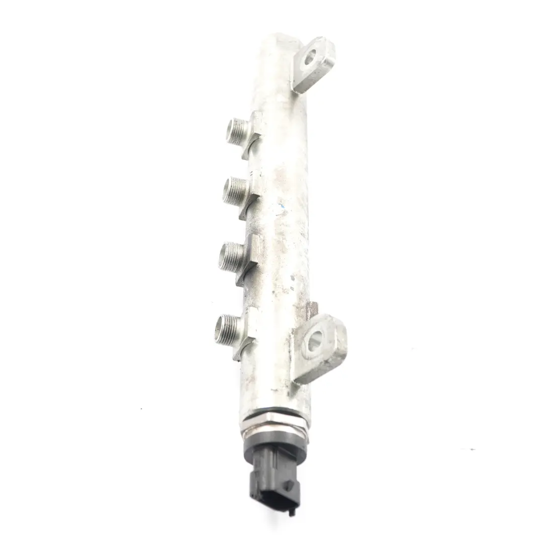  Rail d'injection Saab 9-3 1.9 Ttid Diesel Rail d'injection 0445214171 - SKU 55213269 - Numéro de pièce 55213269
