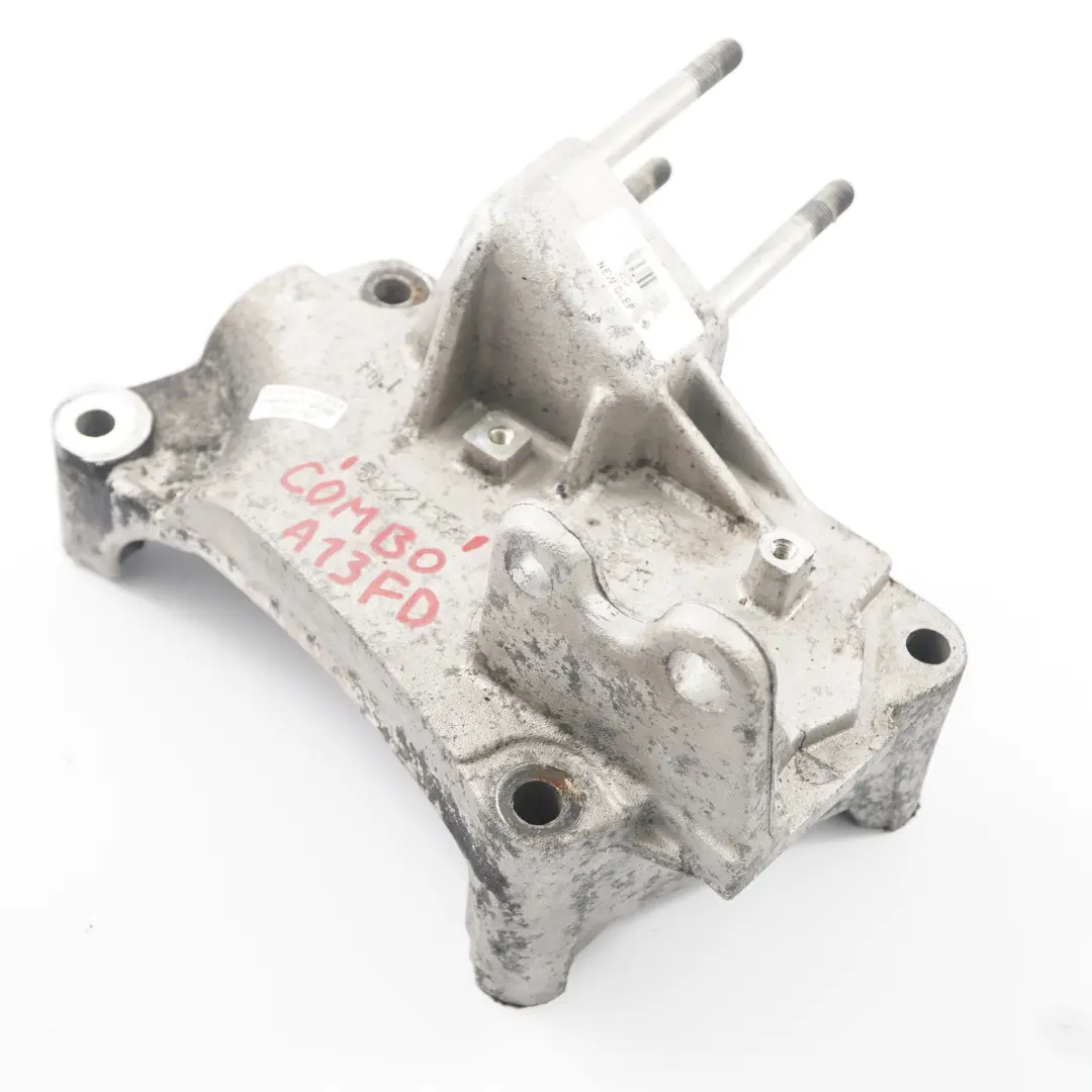 halterung für Opel Combo D 1.3 CDTi Diesel Motor mit Teilenummer 55221395 Opel Combo D 1.3 CDTi Diesel Motor halterung - SKU 55221395 - Teilenummer 55221395