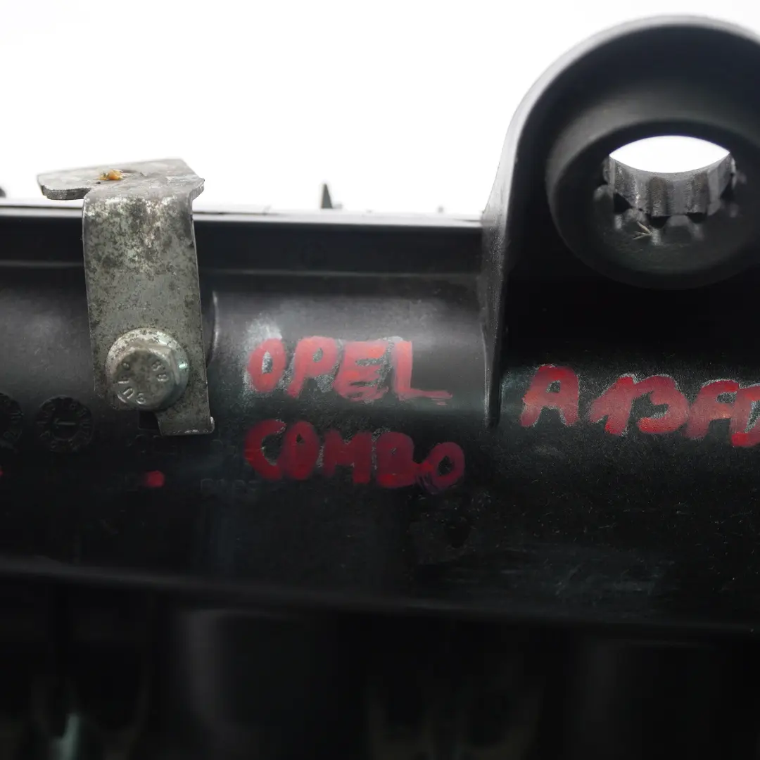 Collettore di aspirazione aria per Opel Combo D 1.3 CDTi Diesel con numero di parte 55230898 Opel Combo D 1.3 CDTi Diesel Collettore di aspirazione aria - SKU 55230898 - Numero di parte 55230898