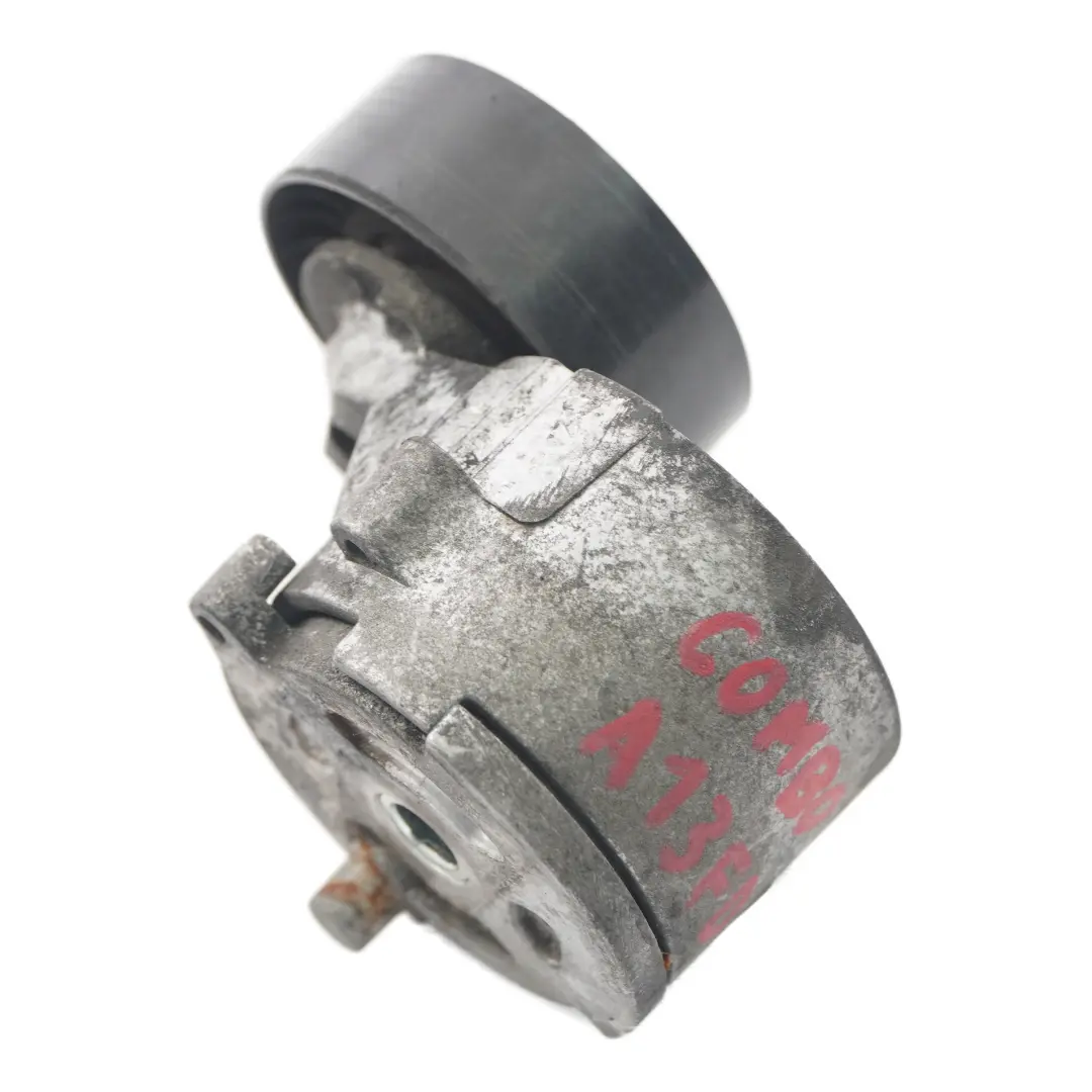 Polea tensora de la correa auxiliar motor diesel para Opel Combo D 1.3 CDTi con número de pieza 55244469 Opel Combo D 1.3 CDTi Polea tensora de la correa auxiliar motor diesel - SKU 55244469 - Número de pieza 55244469