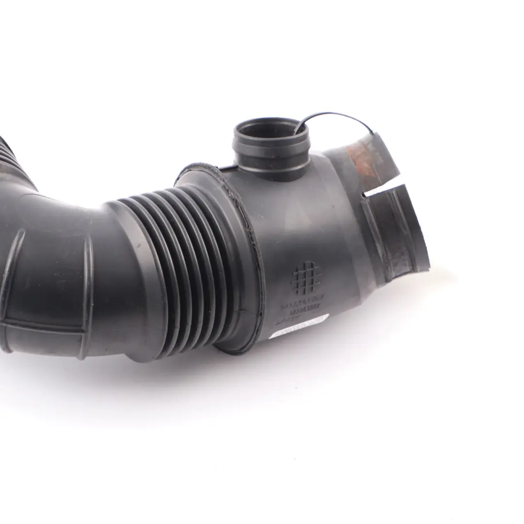 Intake Pipe Hose Line to Vauxhall Insignia A 2.0 CDTi Diesel Air with Part number 55561787 Vauxhall Insignia A 2.0 CDTi Diesel Air Intake Pipe Hose Line - SKU 55561787 - Part number 55561787