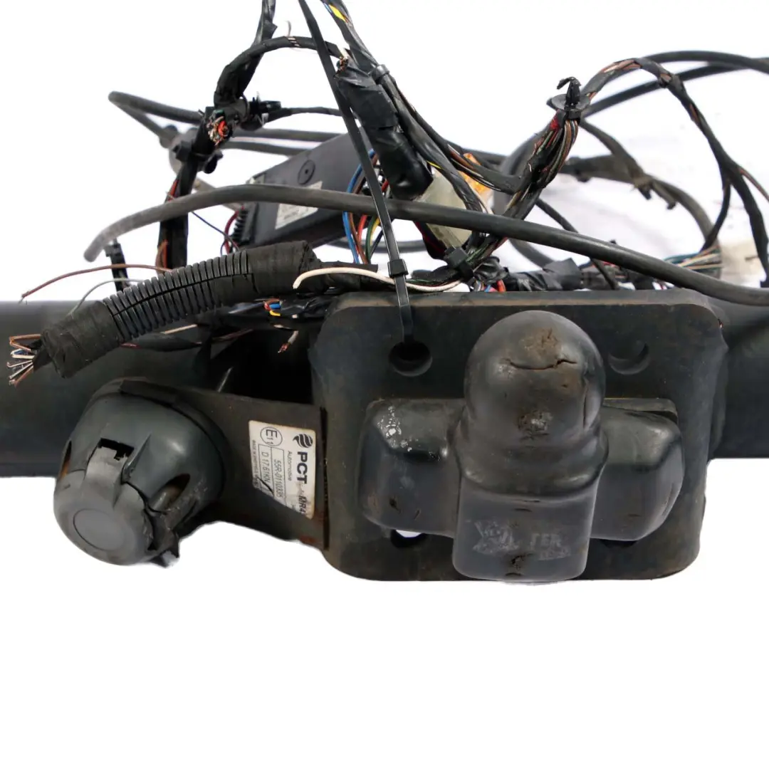 Mercedes-Benz Sprinter W906 PCT Towing Hitch Towbar Tow Bar Mechanism to with Part number 55R-0110335 Mercedes-Benz Sprinter W906 PCT Towing Hitch Towbar Tow Bar Mechanism - SKU 55R-0110335 - Part number 55R-0110335