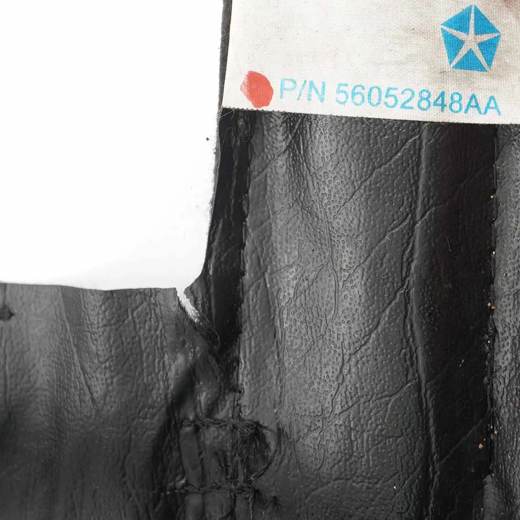 Lewarek Podnośnik Klucz Zestaw do Jeep Commander o numerze 56052848AA Jeep Commander Lewarek Podnośnik Klucz Zestaw - SKU 56052848AA - Numer Części 56052848AA