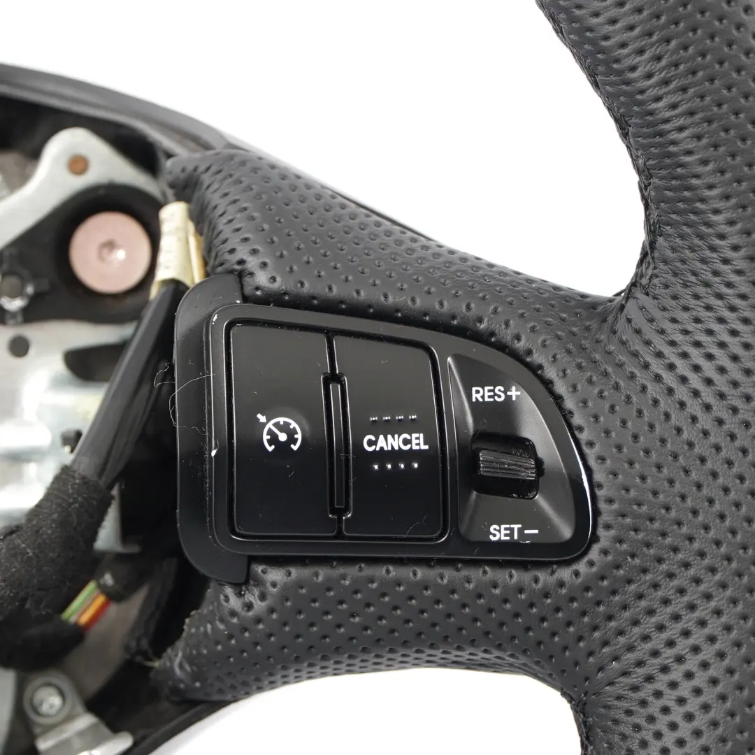 NOUVEAU Volant multifonction en cuir noir pour Kia Ceed 1 à propos du numéro de pièce 56110-1H580EQ Kia Ceed 1 NOUVEAU Volant multifonction en cuir noir - SKU 56110-1H580EQ - Numéro de pièce 56110-1H580EQ