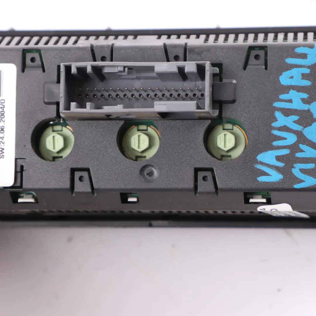 Screen Vauxhall VIVARO A Dashboard Monitor Clock Screen to with Part number 565412769 Screen Vauxhall VIVARO A Dashboard Monitor Clock Screen - SKU 565412769 - Part number 565412769