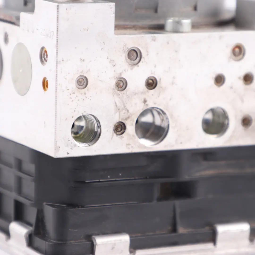 Pompa Hamulcowa ABS DSC 5A25FD3 do BMW F40 o numerze 5A25FD4 BMW F40 Pompa Hamulcowa ABS DSC 5A25FD3 - SKU 5A25FD4 - Numer Części 5A25FD4