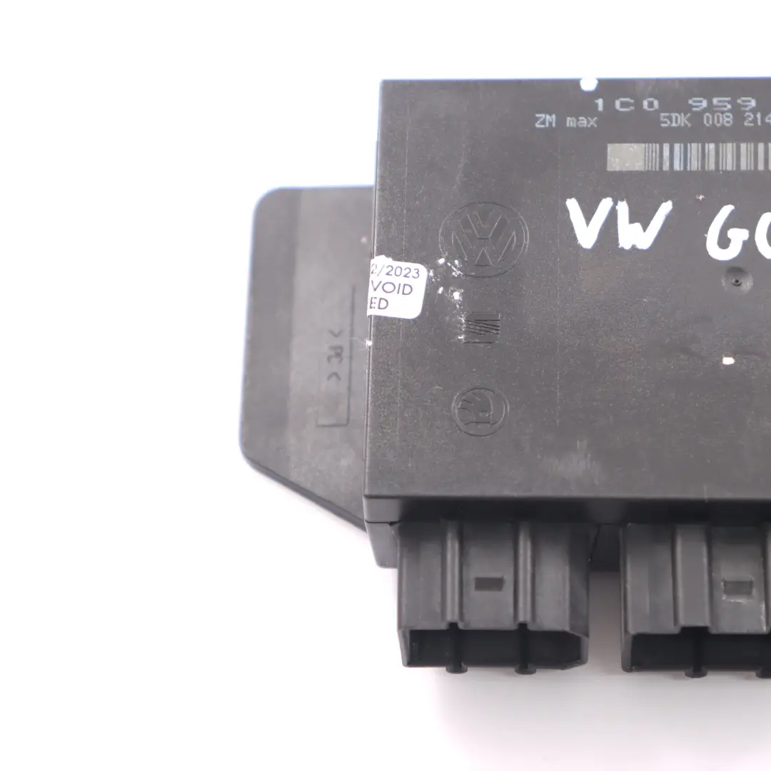 Moduł Komfortu BCM Moduł Sterownik ECU do Volkswagen VW Golf IV o numerze 5DK008214 Volkswagen VW Golf IV Moduł Komfortu BCM Moduł Sterownik ECU - SKU 5DK008214 - Numer Części 5DK008214