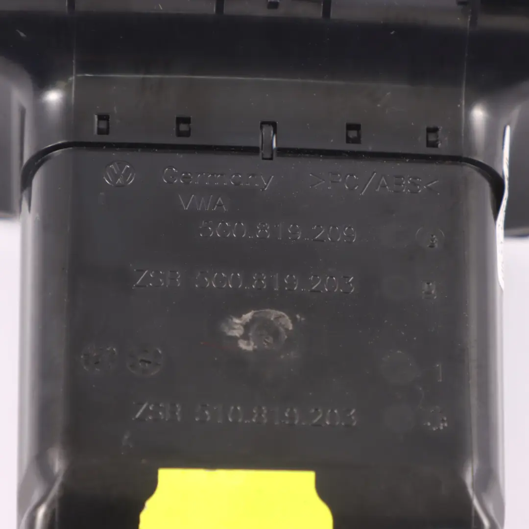 Hintere Mittelkonsole Frischluftzufuhr Kühlergrill für VW Golf Mk7 mit Teilenummer 5G0819203D VW Golf Mk7 Hintere Mittelkonsole Frischluftzufuhr Kühlergrill - SKU 5G0819203D - Teilenummer 5G0819203D