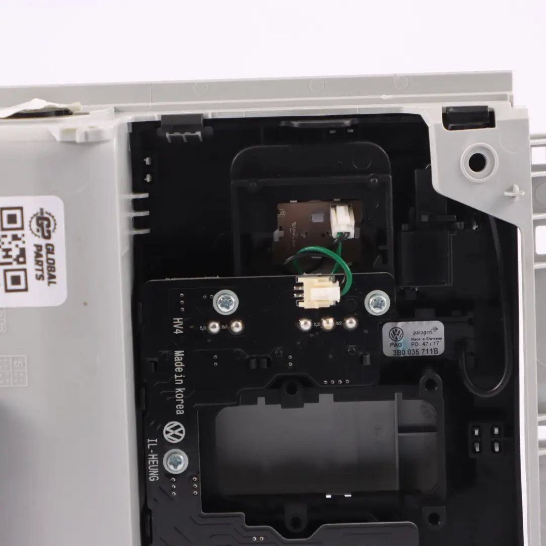 Dachleuchte Vorne Lese Lampe Schalter Grau 5G0868837 für Volkswagen Golf Sportsvan mit Teilenummer 5G0868837-1 Volkswagen Golf Sportsvan Dachleuchte Vorne Lese Lampe Schalter Grau 5G0868837 - SKU 5G0868837-1 - Teilenummer 5G0868837-1