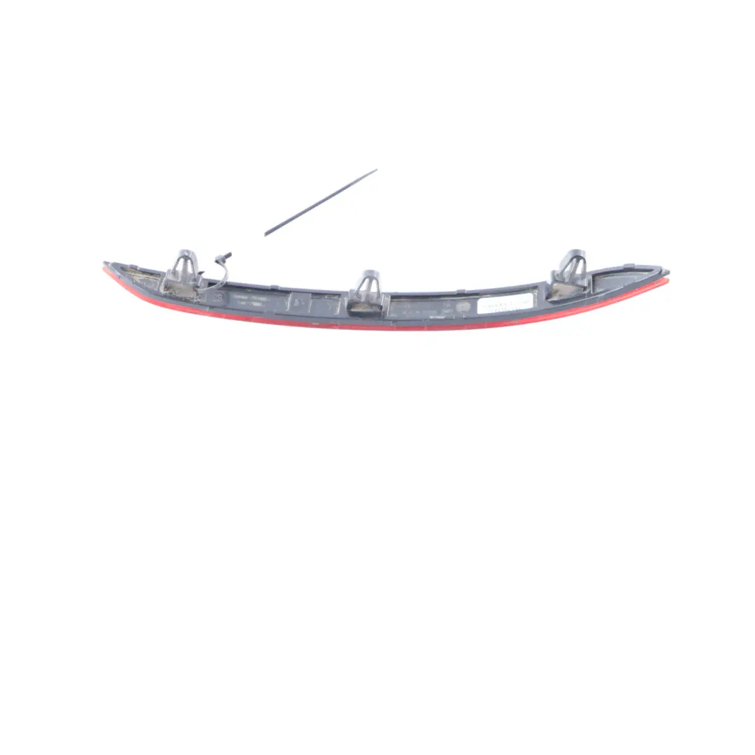 Reflector Luz Trasera Izquierda Reflejo Parachoques Rojo para VW Golf CD1 con número de pieza 5H0945105 VW Golf CD1 Reflector Luz Trasera Izquierda Reflejo Parachoques Rojo - SKU 5H0945105 - Número de pieza 5H0945105