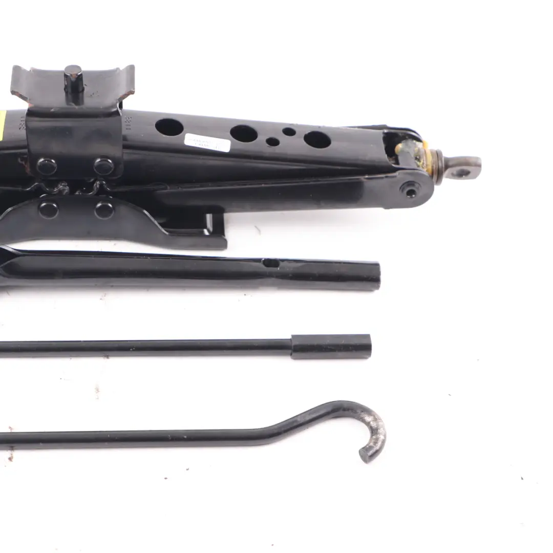 Lifting Jack Tool to Land Rover Discovery 4 Range Rover Sport Car with Part number 5H3217080BC Land Rover Discovery 4 Range Rover Sport Car Lifting Jack Tool - SKU 5H3217080BC - Part number 5H3217080BC