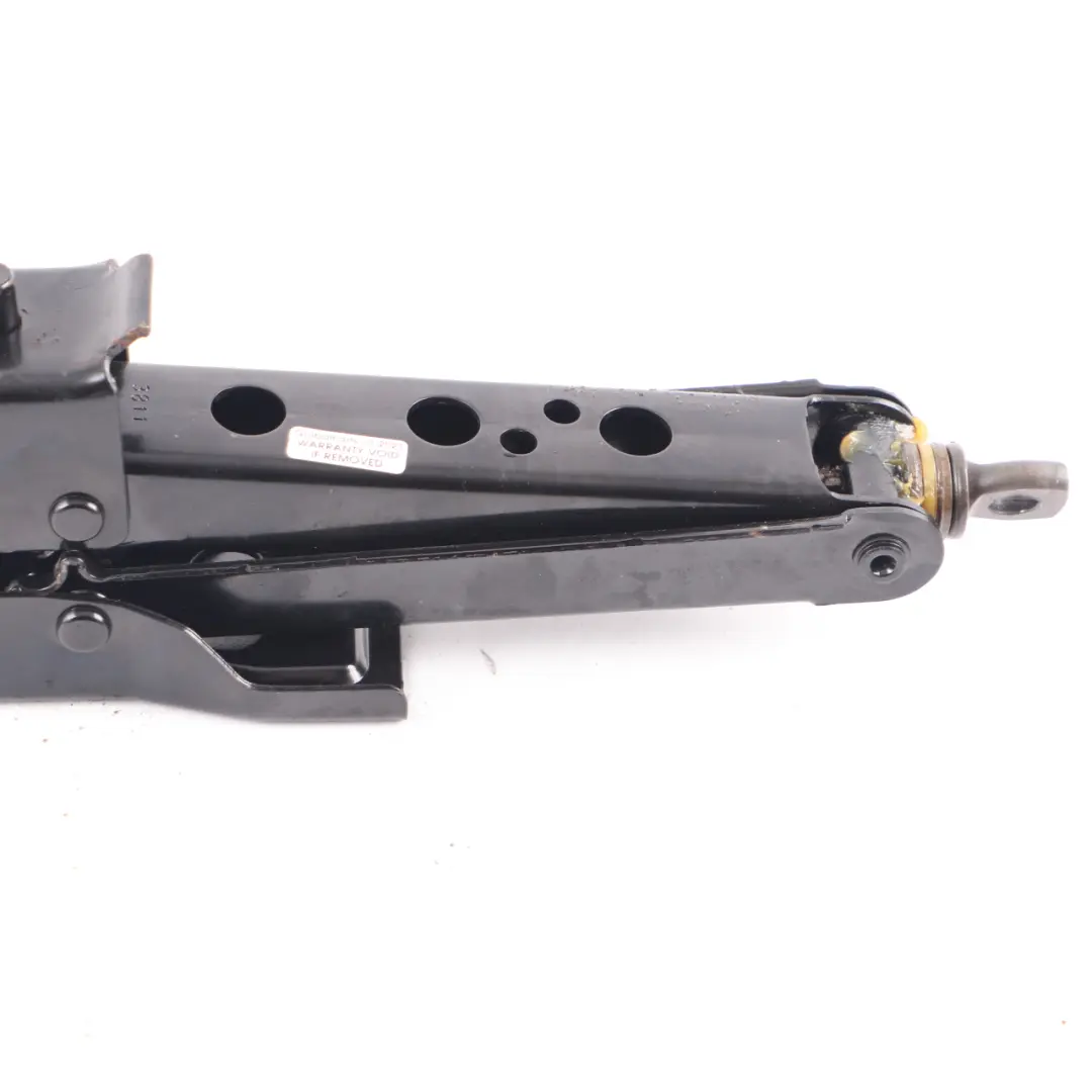 Lifting Jack Tool to Land Rover Discovery 4 Range Rover Sport Car with Part number 5H3217080BC Land Rover Discovery 4 Range Rover Sport Car Lifting Jack Tool - SKU 5H3217080BC - Part number 5H3217080BC