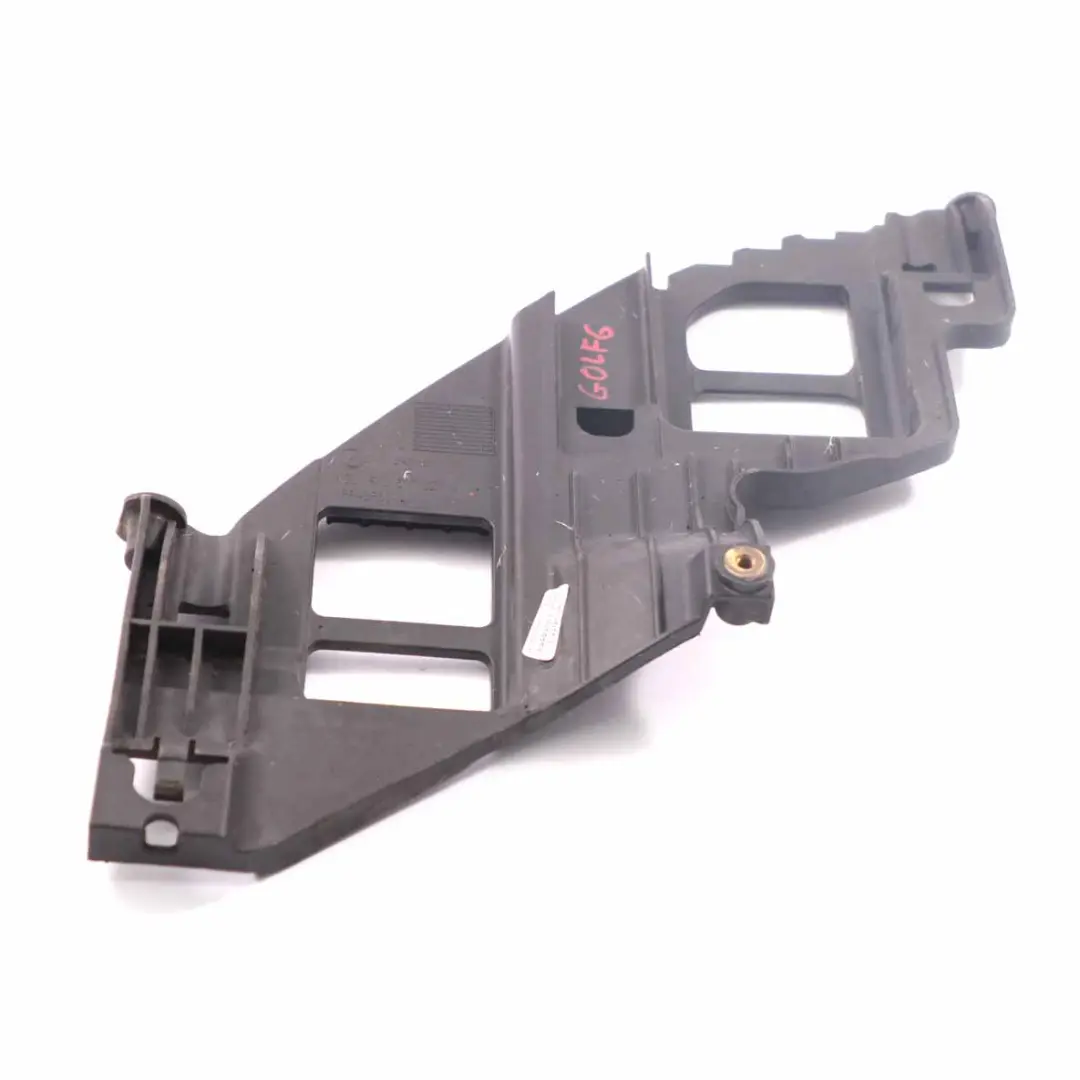 Ślizg Mocowanie Uchwyt Lampy Lewy Przód do Volkswagen VW Golf 6 o numerze 5K0807227A Volkswagen VW Golf 6 Ślizg Mocowanie Uchwyt Lampy Lewy Przód - SKU 5K0807227A - Numer Części 5K0807227A