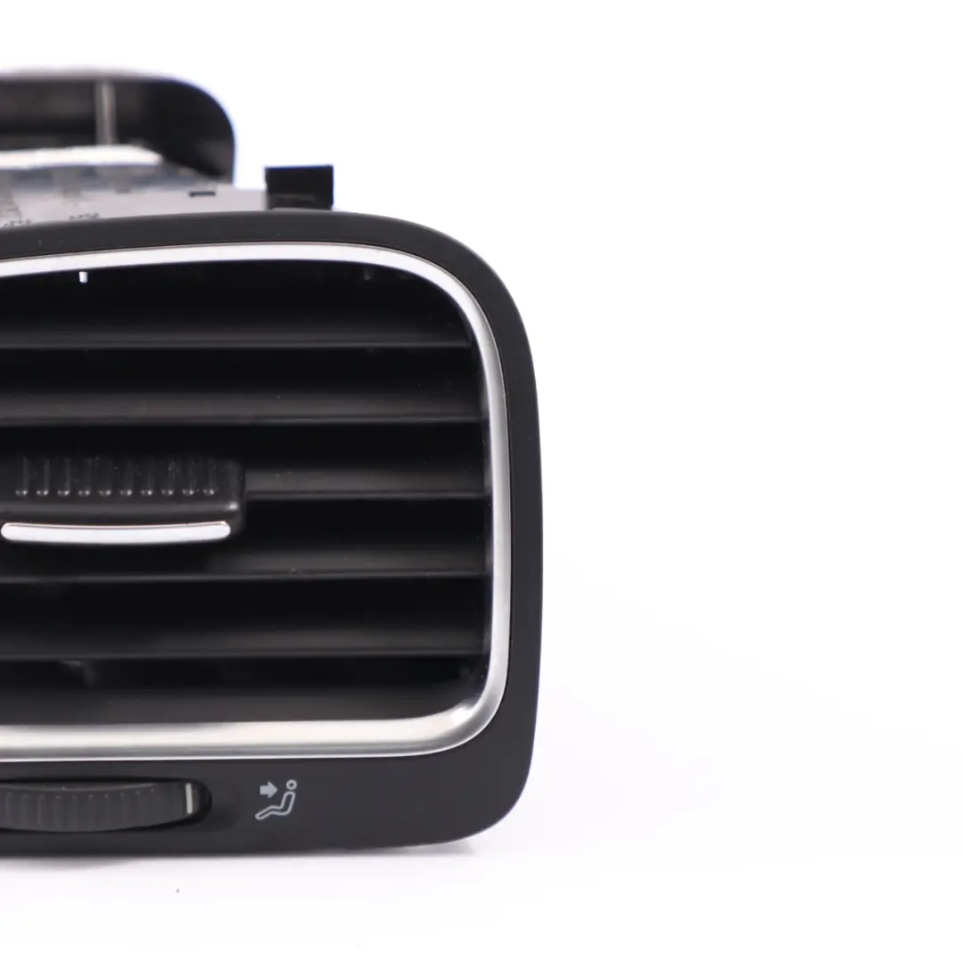 Bouche d'aération du tableau de bord Buse gauche pour VW Volkswagen Golf 6 à propos du numéro de pièce 5K0819703 VW Volkswagen Golf 6 Bouche d'aération du tableau de bord Buse gauche - SKU 5K0819703 - Numéro de pièce 5K0819703